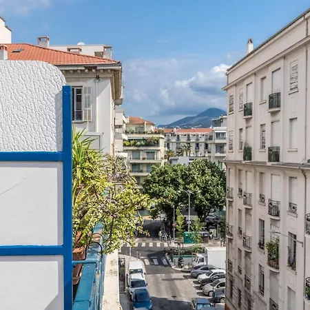 Studio With 12m2 Terrace In *